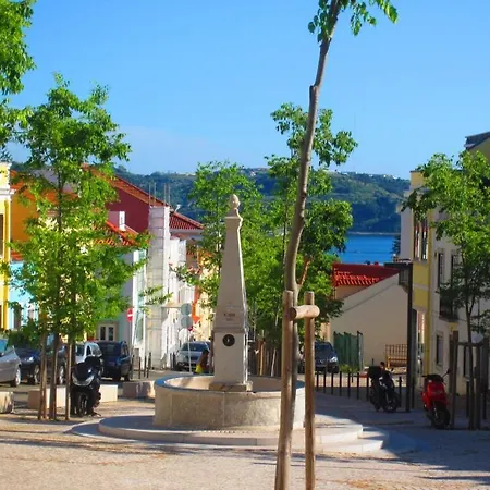 Largo Da Paz 24 Апартаменты *